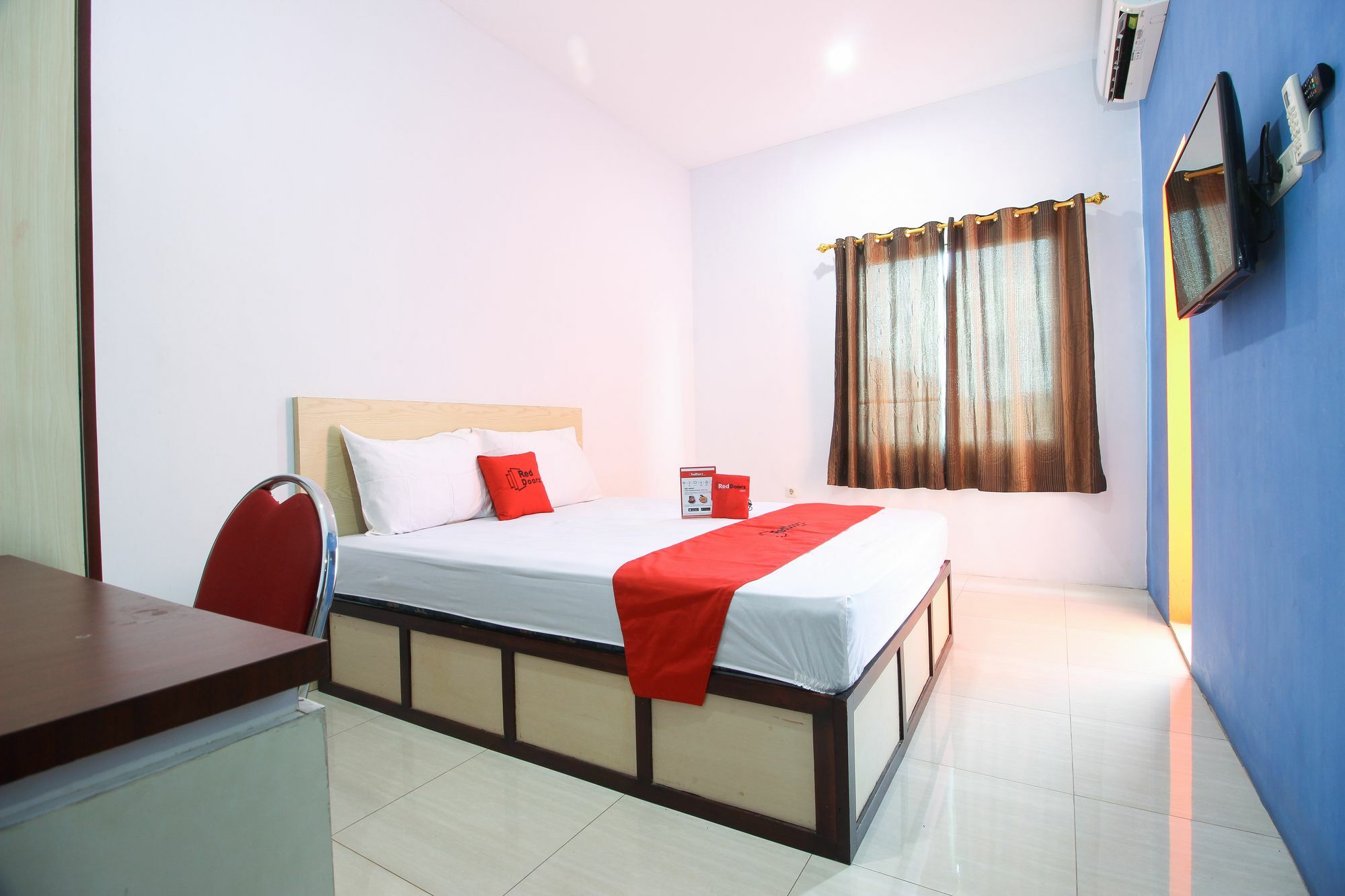 Reddoorz Plus Near Lippo Plaza Jogjakarta Yogyakarta Bagian luar foto